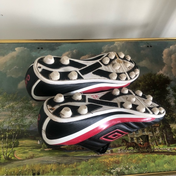 Umbro Porto Outdoor Soccer Cleats - Picture 4 of 9